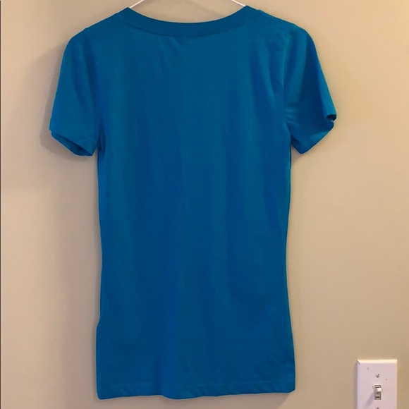 V-Neck T - Picture 2 of 3